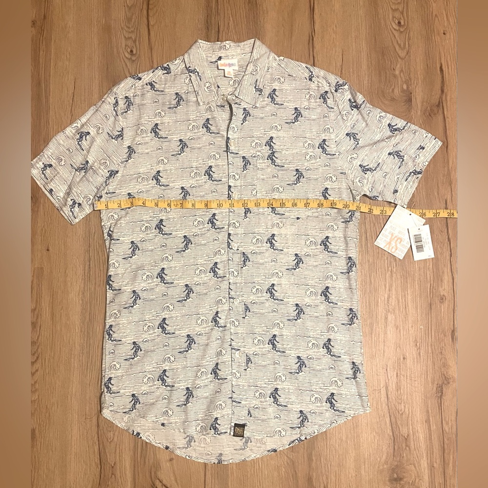 Lularoe Micheal Button Down Casual, 1 pocket Shirt. Pit to pit = 21”